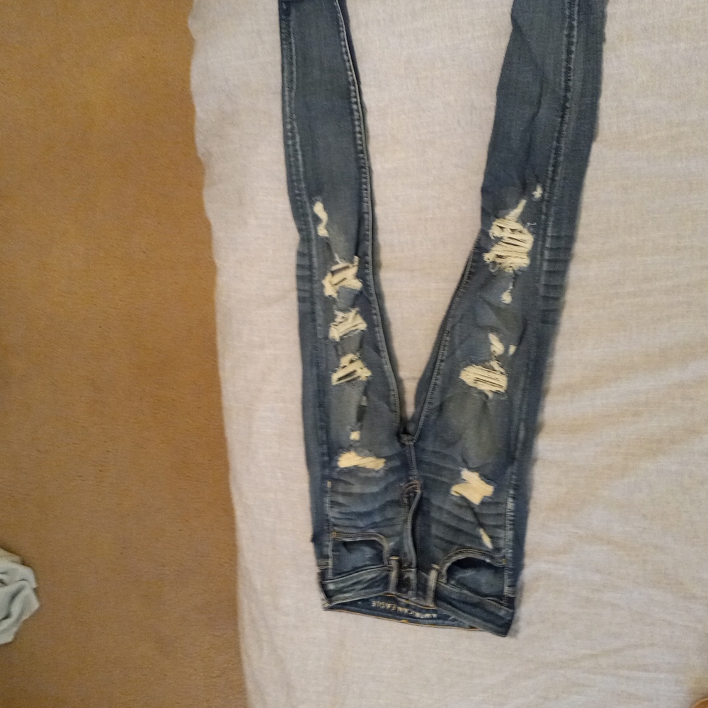 American Eagle Ripped Jeans Size 2 Regular